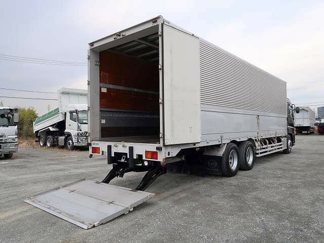 UDトラックス（日産） クオン 大型 ウィング QKG-CD5ZA(38807) 8枚目