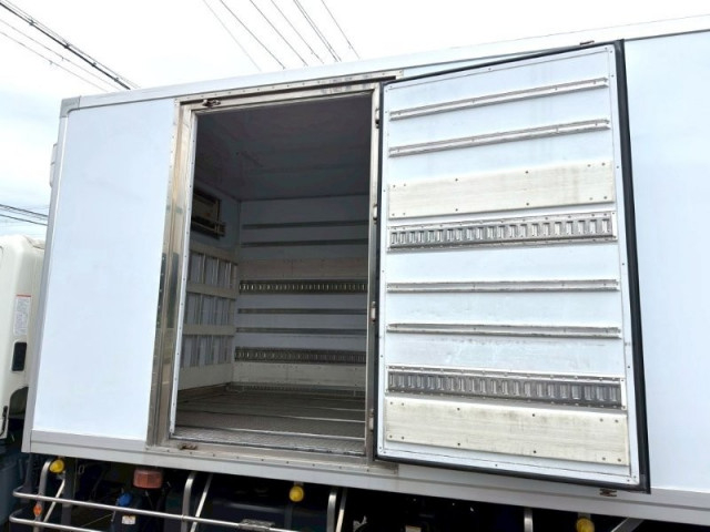 日野 レンジャー 増トン 冷蔵冷凍バン 2KG-FJ2ABG(105656) 9枚目
