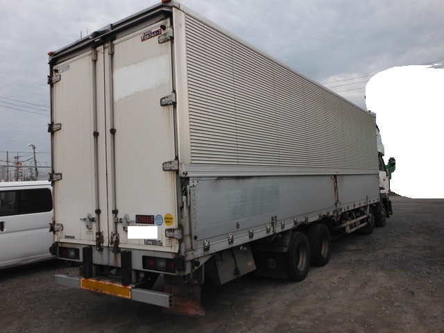 UDトラックス（日産） クオン 大型 ウィング KL-CG48L(2280) 4枚目
