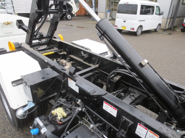 三菱ふそう キャンター 小型 コンテナ専用車 2RG-FBAV0(111474) 14枚目