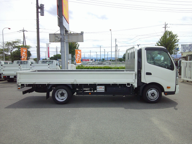 トヨタ ダイナ 小型 平ボディ 2RG-XZU710(110100) 4枚目