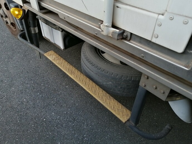 三菱ふそう キャンター 小型 冷蔵冷凍バン PDG-FE74BV(5548) 34枚目
