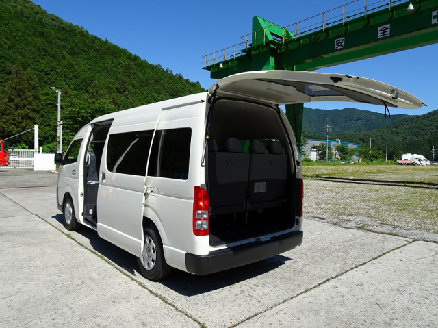 トヨタ 小型 バス 3DF-GDH223B(107076) 6枚目