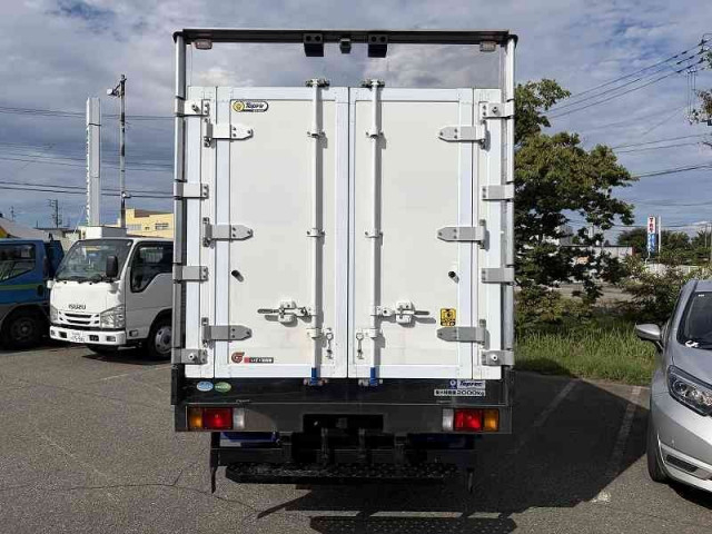 いすゞ エルフ 小型 冷蔵冷凍バン TKG-NKS85AN(111938) 9枚目