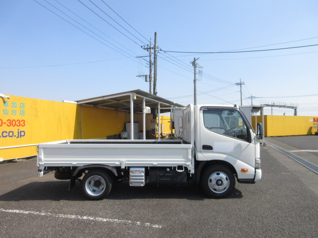 日野 デュトロ 小型 平ボディ 2RG-XZC605M(103761) 6枚目