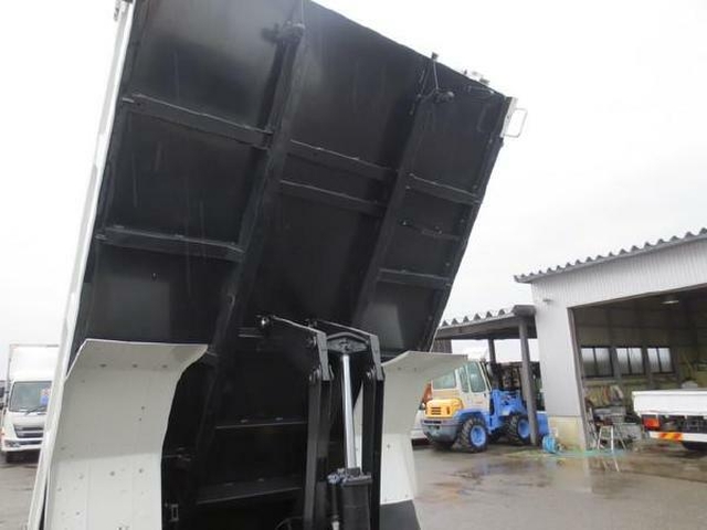 UDトラックス（日産） コンドル 中型 土砂ダンプ 2RG-BRR90S2(8529) 11枚目