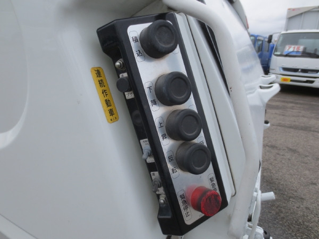 UDトラックス（日産） カゼット 小型 塵芥車（プレス式） 2PG-FEB9Y(106276) 18枚目