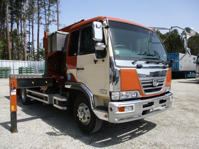 UDトラックス（日産） コンドル 中型 平ボディ（クレーン付） BDG-MK37D(9295) 3枚目