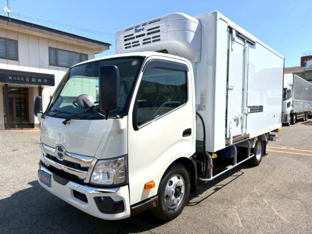 日野 デュトロ 小型 冷蔵冷凍バン 2WG-XZU713N(113242) 1枚目