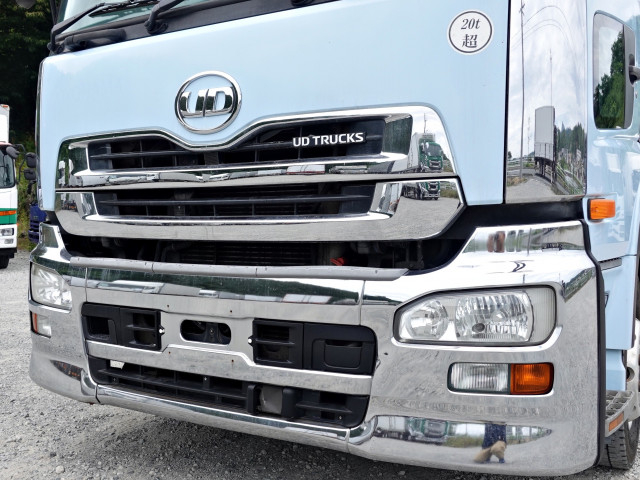 UDトラックス（日産） クオン 大型 ウィング QKG-CG5ZA(110337) 5枚目
