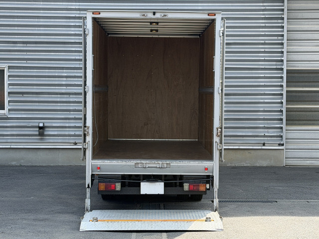 トヨタ トヨエース 小型 バン TPG-XZU645(109343) 4枚目