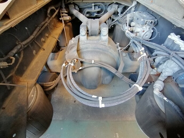 UDトラックス（日産） クオン 大型 トラクタ AKG-GK4XAB(5652) 11枚目