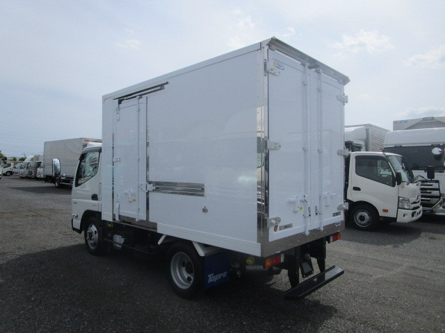 三菱ふそう キャンター 小型 冷蔵冷凍バン 2RG-FBAV0(107997) 3枚目