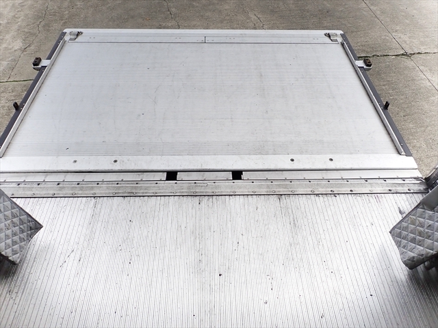 Isuzu forward 6studs large Freezer box_body 2PG-FTR90V2(93164) 12枚目