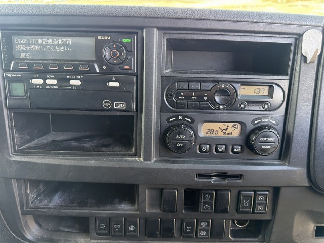 いすゞ ギガ 大型 ウィング 2PG-CYJ77C(111802) 36枚目