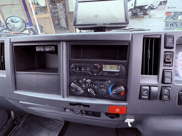 いすゞ エルフ 小型 バン TRG-NLR85AN(111377) 60枚目