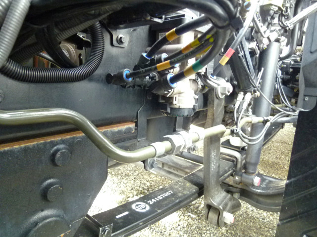 UDトラックス（日産） クオン 大型 ウィング 2RG-CD5FA(112318) 34枚目