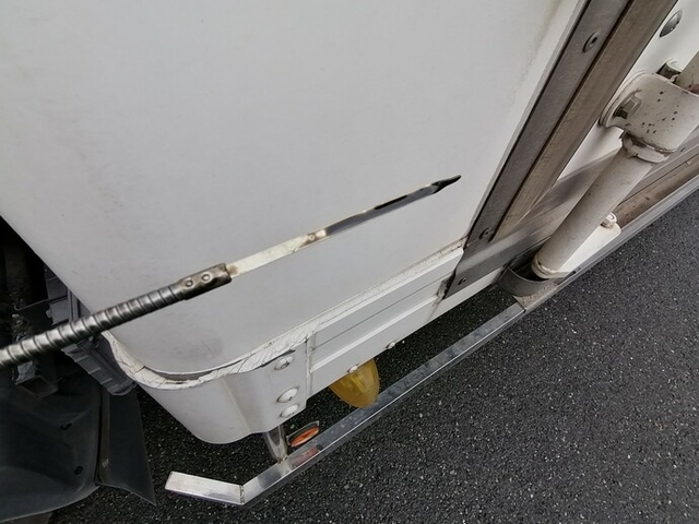 UDトラックス（日産） コンドル 中型 冷蔵冷凍バン PB-MK36A(5519) 60枚目