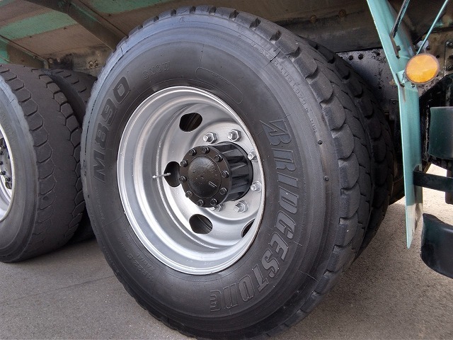 UDトラックス（日産） クオン 大型 ミキサー車 ADG-CW4XL(12632) 69枚目