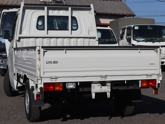 トヨタ ライトエース 小型 平ボディ DBF-S402U(113316) 3枚目