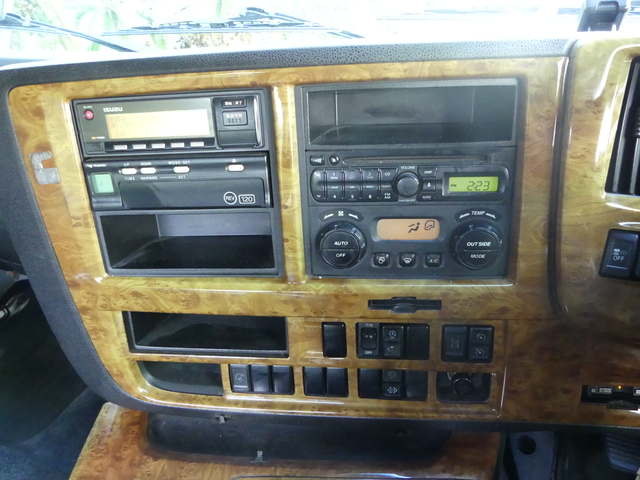 いすゞ ギガ 大型 トラクタ QKG-EXD52BD(70220) 8枚目