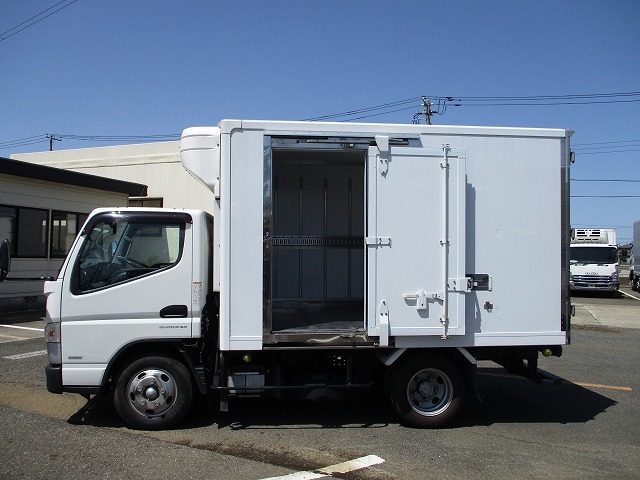 三菱ふそう キャンター 小型 冷蔵冷凍バン TKG-FBA50(10535) 5枚目