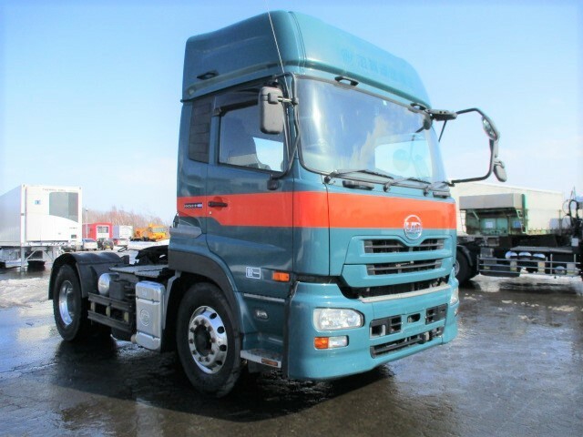 UDトラックス（日産） クオン 大型 トラクタ QKG-GK5XAB(8989) 3枚目