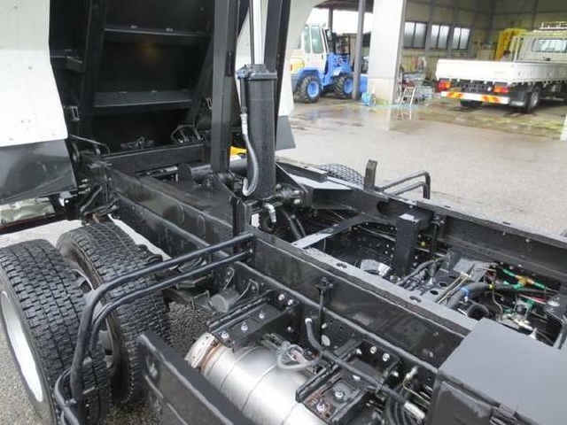 UDトラックス（日産） コンドル 中型 土砂ダンプ 2RG-BRR90S2(8529) 12枚目