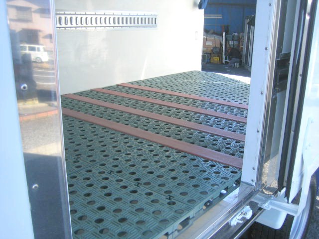 いすゞ エルフ 小型 冷蔵冷凍バン TPG-NLR85N(97751) 12枚目