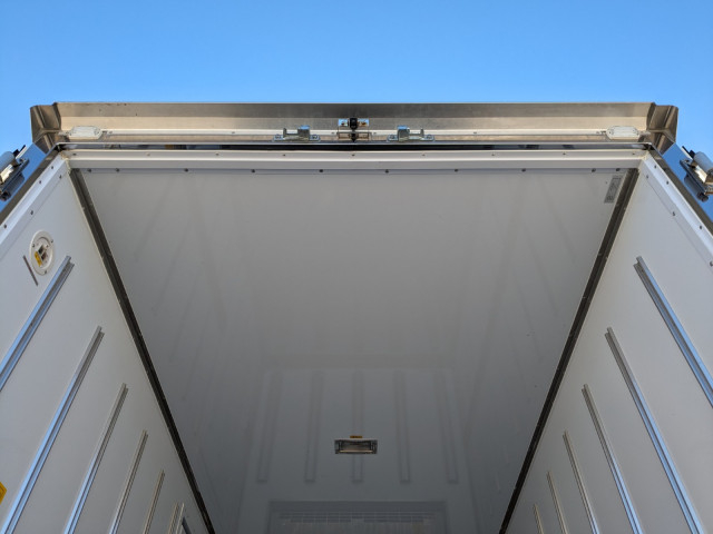 日野 デュトロ 小型 冷蔵冷凍バン 2KG-XZU605M(97755) 11枚目