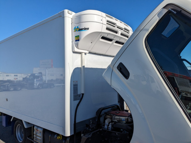 日野 デュトロ 小型 冷蔵冷凍バン 2KG-XZU605M(97755) 43枚目