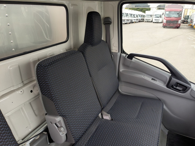 日野 デュトロ 小型 バン 2RG-XZU712M(97759) 35枚目