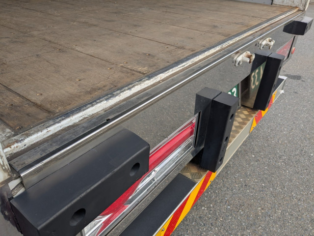 日野 プロフィア 大型 ウィング 2DG-FR1AHG(97767) 11枚目