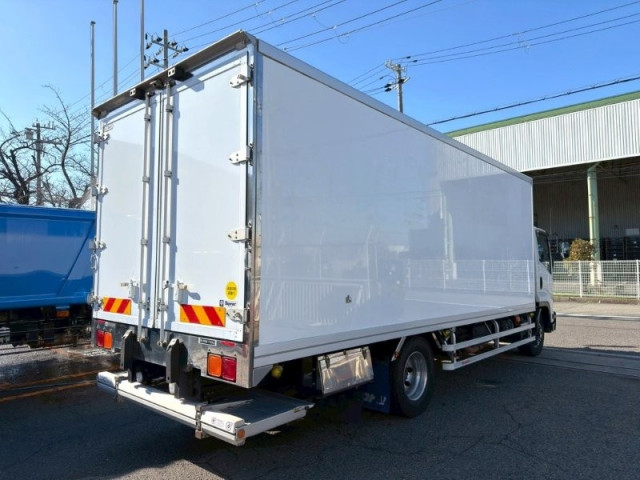 いすゞ フォワード 増トン 冷蔵冷凍バン 2PG-FTR90V2(97768) 3枚目