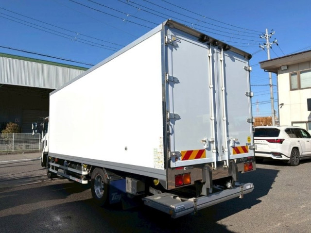いすゞ フォワード 増トン 冷蔵冷凍バン 2PG-FTR90V2(97768) 4枚目