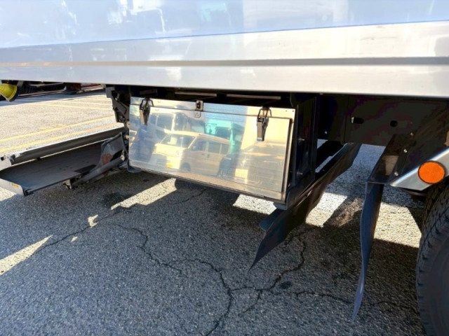 いすゞ フォワード 増トン 冷蔵冷凍バン 2PG-FTR90V2(97768) 17枚目