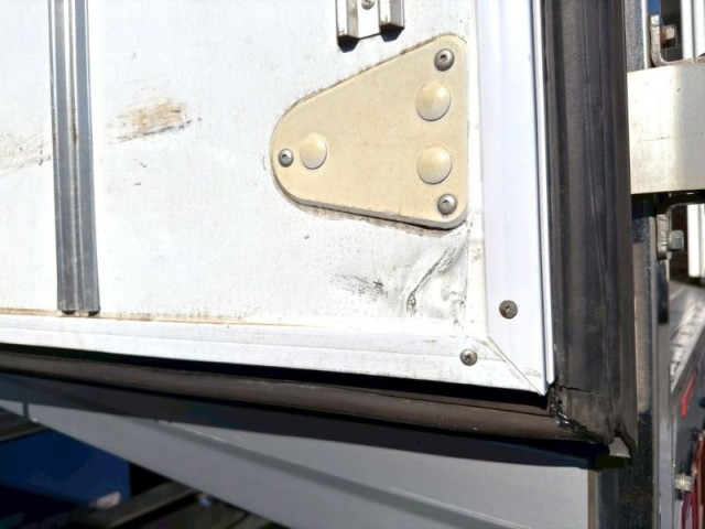 いすゞ フォワード 増トン 冷蔵冷凍バン 2PG-FTR90V2(97768) 20枚目