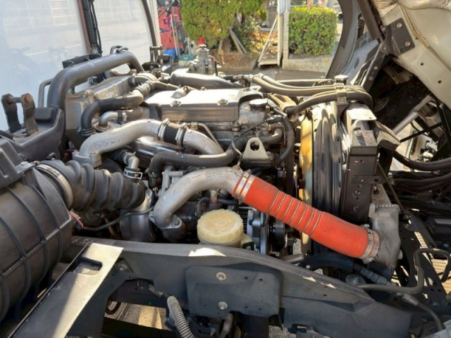 いすゞ フォワード 増トン 冷蔵冷凍バン 2PG-FTR90V2(97768) 23枚目