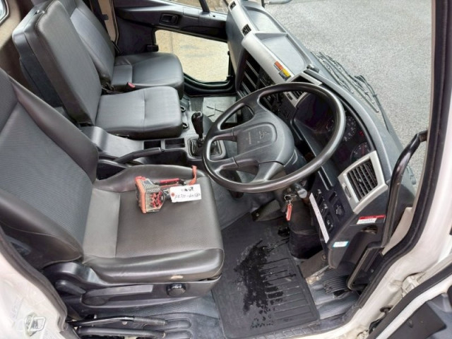 三菱ふそう ファイター 中型 平ボディ（クレーン付） 2KG-FK71F(97776) 30枚目