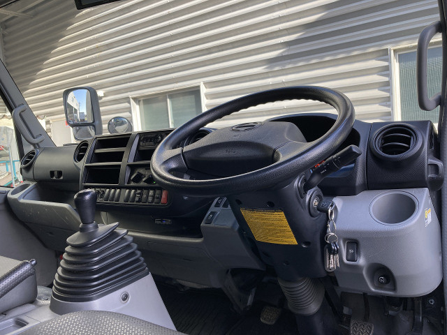 日野 デュトロ 小型 バン TKG-XZU710M(97777) 17枚目