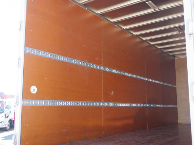 三菱ふそう ファイター 中型 バン 2KG-FK61F(97780) 13枚目