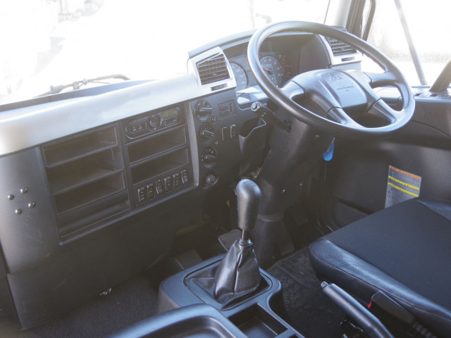 三菱ふそう ファイター 中型 バン 2KG-FK61F(97780) 27枚目