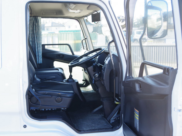 三菱ふそう ファイター 中型 バン 2KG-FK61F(97780) 29枚目