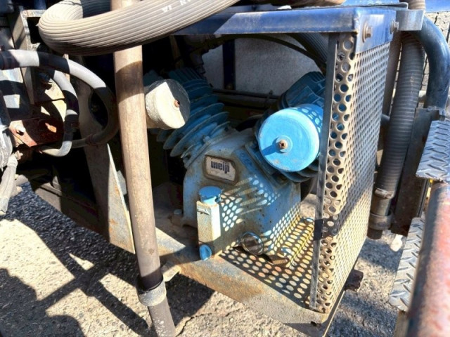 日野 デュトロ 小型 タンクローリー TKG-XZU702M(97781) 6枚目