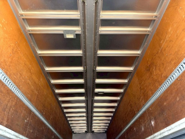 UDトラックス（日産） クオン 大型 ウィング 2PG-CD5CA(97784) 11枚目