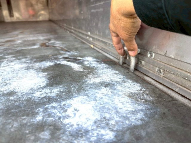 UDトラックス（日産） クオン 大型 ウィング 2PG-CD5CA(97784) 14枚目