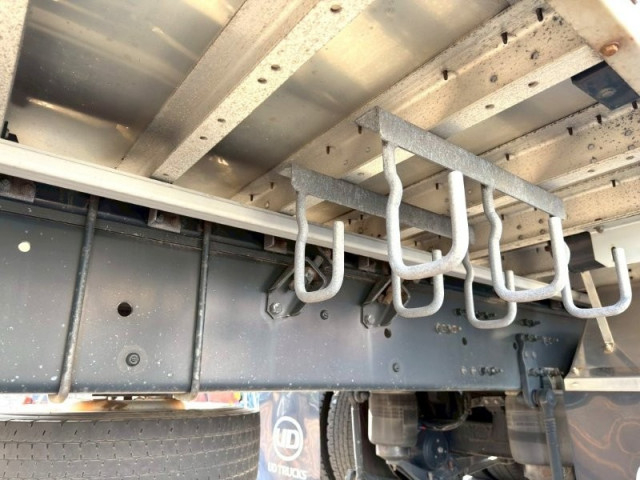 UDトラックス（日産） クオン 大型 ウィング 2PG-CD5CA(97784) 19枚目