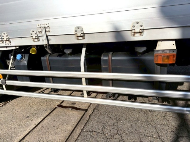 UDトラックス（日産） クオン 大型 ウィング 2PG-CD5CA(97784) 21枚目