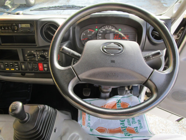 日野 デュトロ 小型 平ボディ（クレーン付） TKG-XZU650M(97785) 19枚目