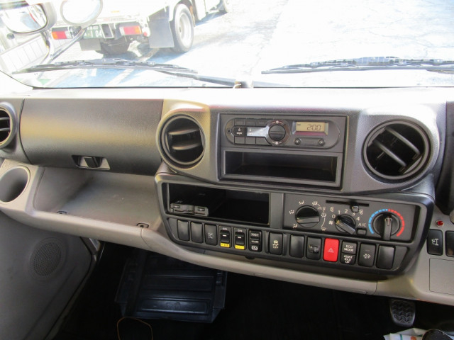 日野 デュトロ 小型 平ボディ（クレーン付） TKG-XZU650M(97785) 20枚目